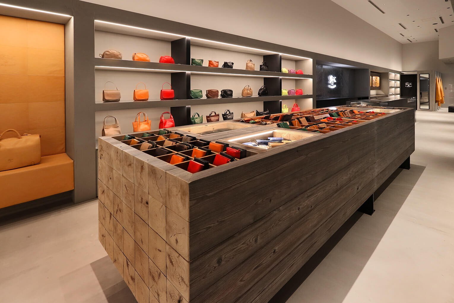 IL BISONTE ルクア大阪店