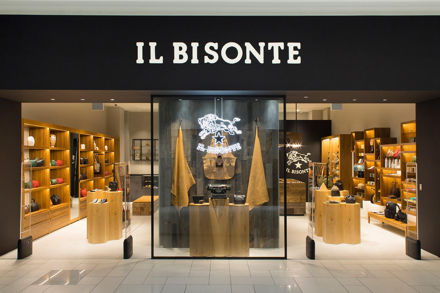 IL BISONTE テラスモール湘南店